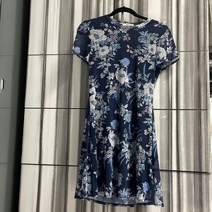 Speechless flowers dress , size Small. New without tag.